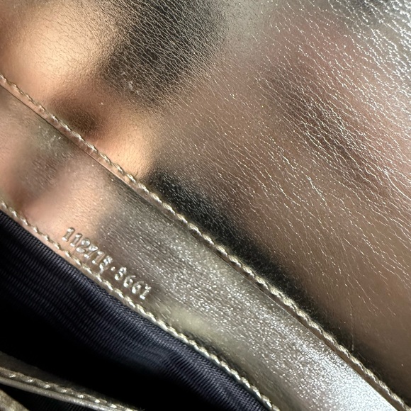 Metallic silver gucci wallet with unbranded chain - Picture 6 of 7